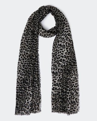 Classic Leopard Scarf